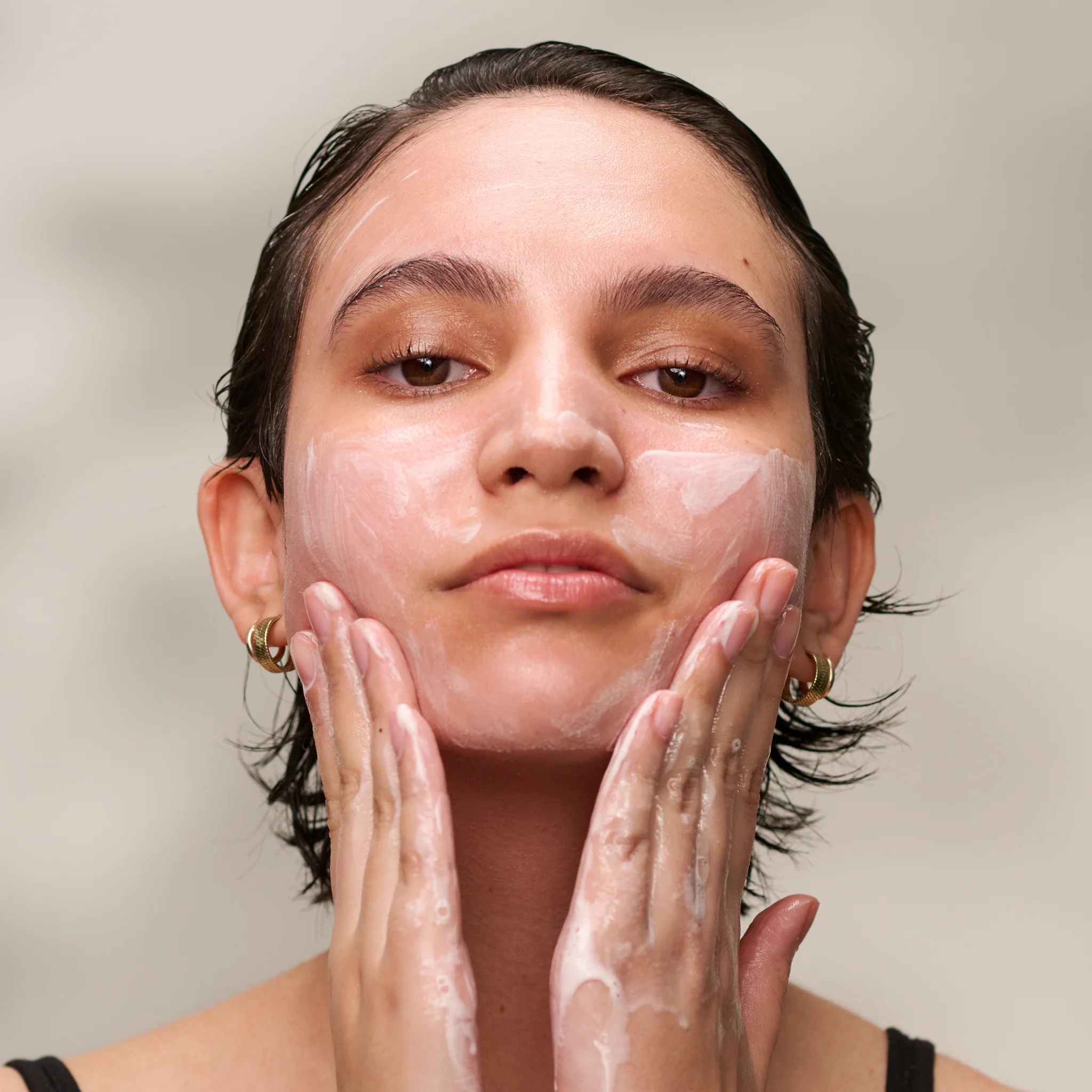 FB_cleansing_oil_sara_2_2048x2048px_2048x2048