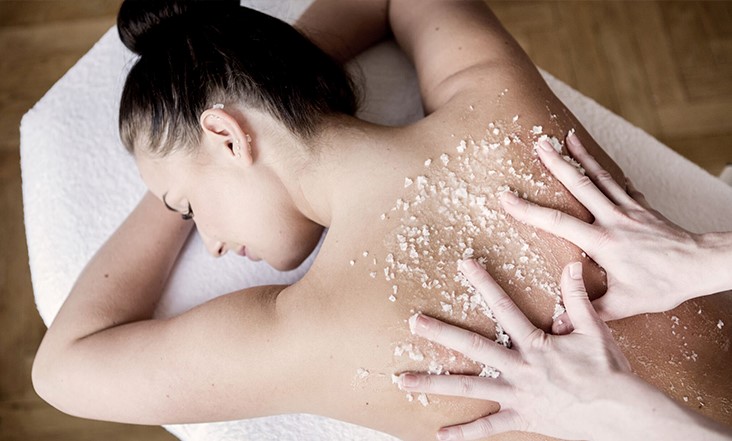 Mineral Salt Body Scrub with Aromatherapy Bath